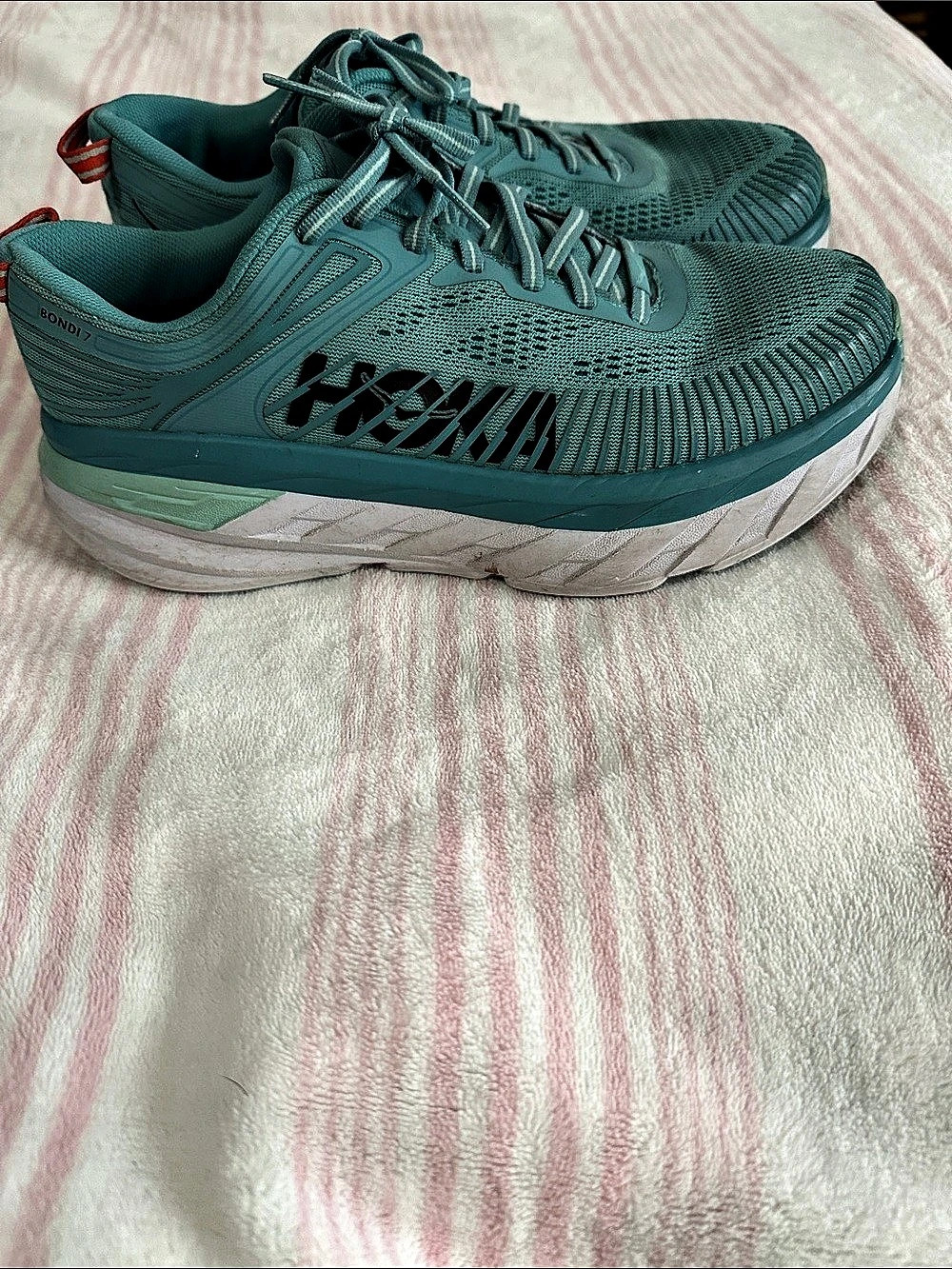 Hoka One Women's Athletic Shoes US 8 D Green